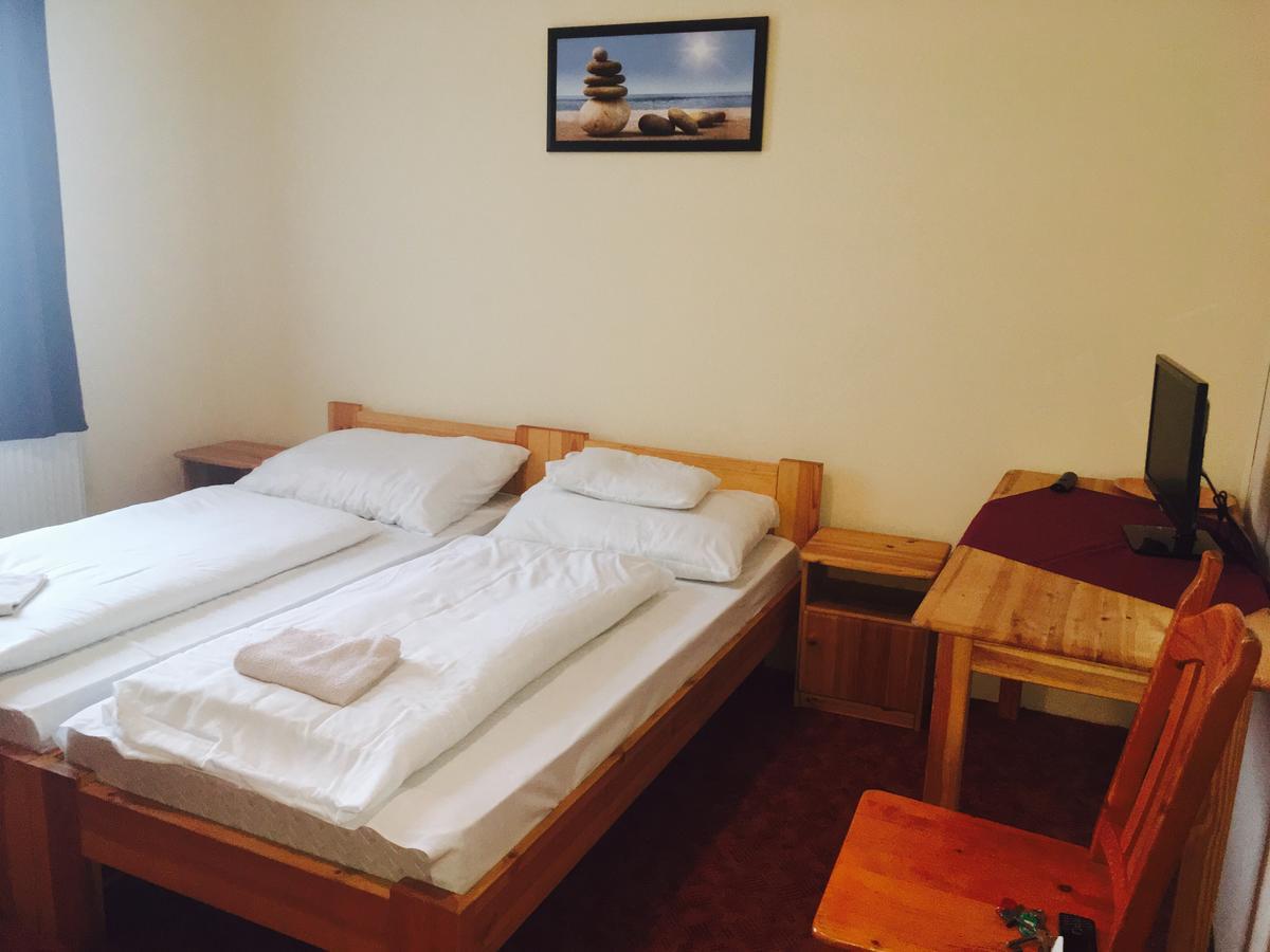 Kék Lagúna Panzió Dombrád Extérieur photo